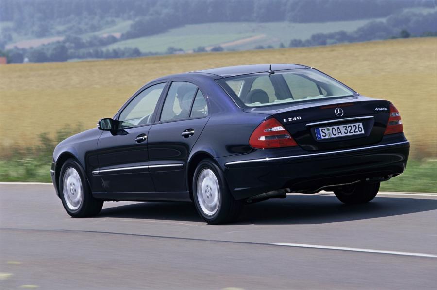  Mercedes-Benz E-Class 2002 года  (фото 94 из 448)